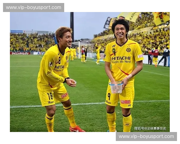 横滨水手vs仙台：蓝色浪潮与绿色森林的绿茵对决，激情与荣耀的交织！